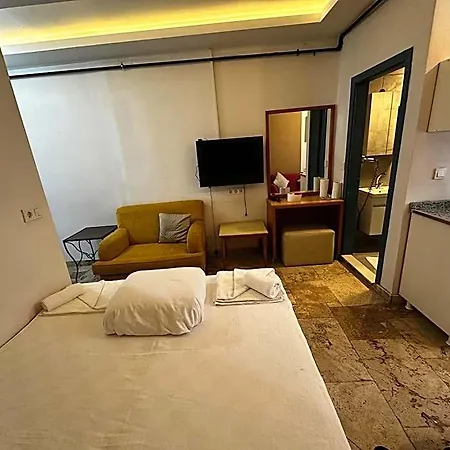 Taksim Holıday ınn Suıte Otel *